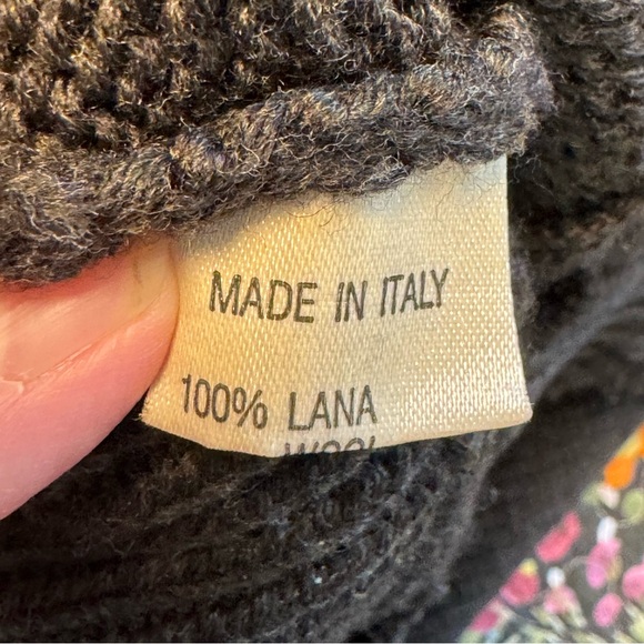 *Women’s Vintage Zanone Size 42 Brown V-Neck Wool Button Front Sweater - Picture 9 of 10